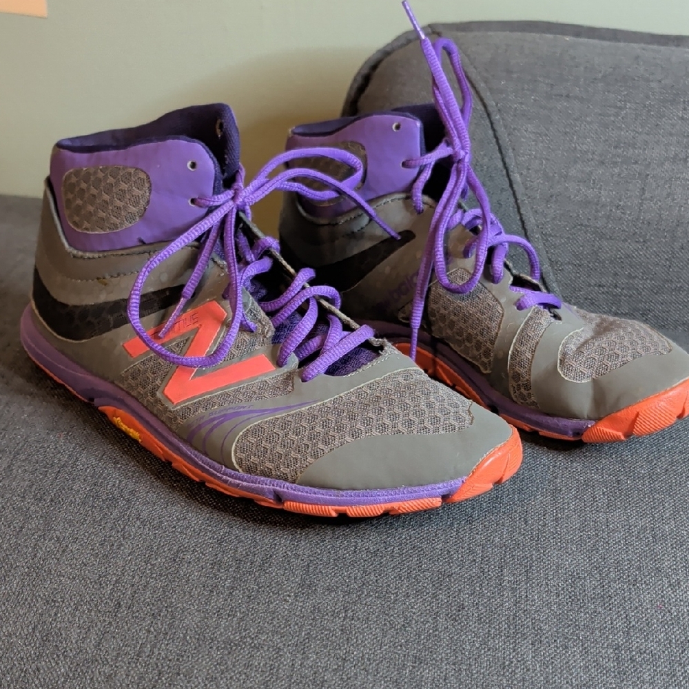 New Balance Minimus WX20v4 Training Shoe Women US 9 Good Condition